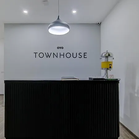 Townhouse Global Wings Hotels Near Sri Amruth Chithra Mandira-2