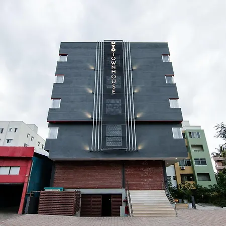 Townhouse Global Wings Hotels Near Sri Amruth Chithra Mandira-3