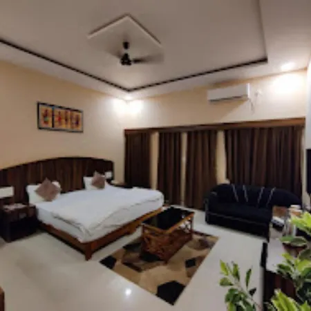 Hotel Aaradhya International Jagdalpur-2