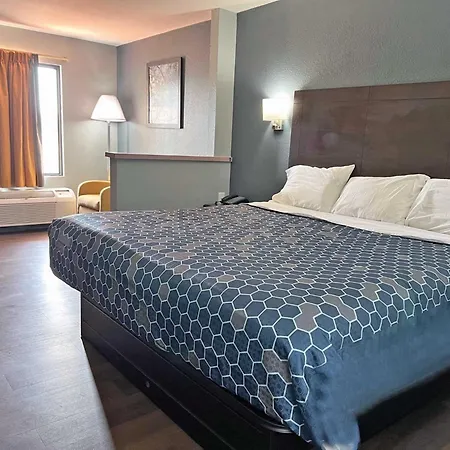 Red Carpet Inn & Suites-2