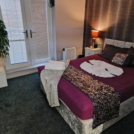 The Ivy Garden Suite (Adults Only)-3