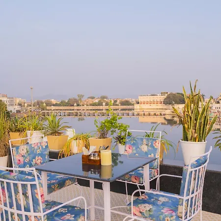 Natural Lake View Hotel-3