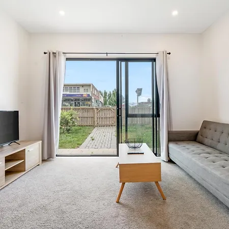 Cozy Brand New Townhouse 1-3