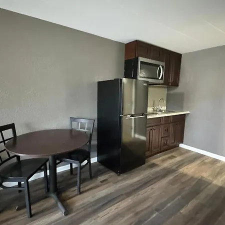 Residency Inn & Studios-3