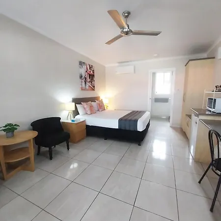 Tropic Coast Motel-2