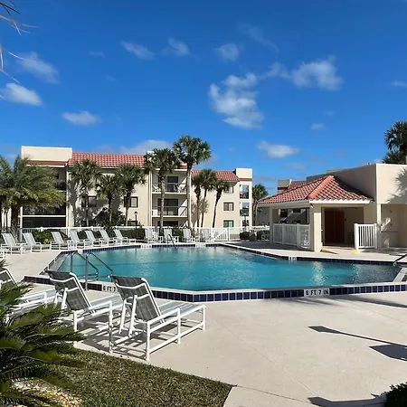Ocean Village Club B-17-2