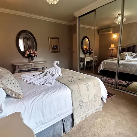 Royal Ridge Guesthouse-3