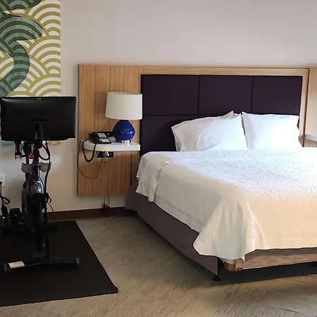 Hampton Inn & Suites Albany-Airport-3