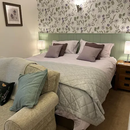 Birchleigh Guest House-3