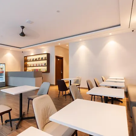 Urbanview Hotel Cengkareng Jakarta By Reddoorz-2