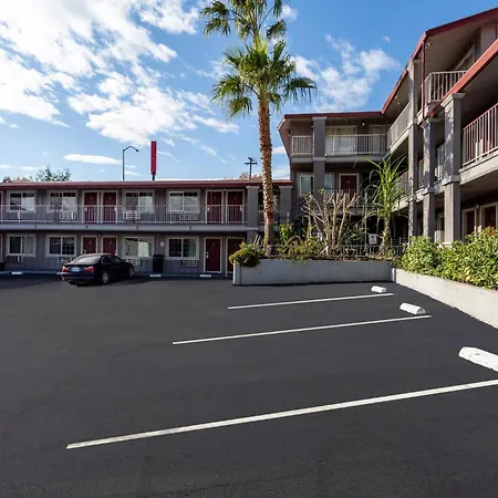 Red Roof Inn Redding-3