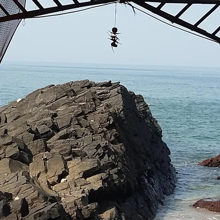 Om Ganesh Guest House Cliffside-3