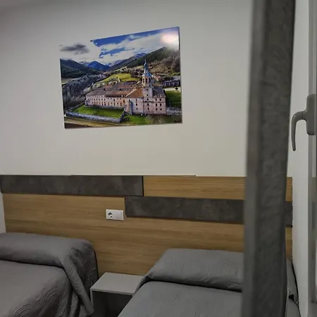 Hostal Rioja Condestable-3