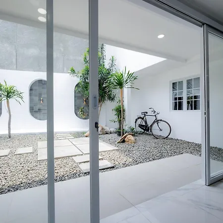 Reddoorz Plus At Jalan Gatot Subroto Jakarta-2