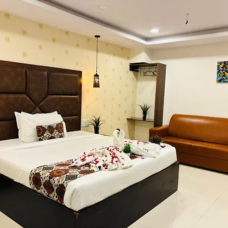 Hotel Oak By Mega Groups-2
