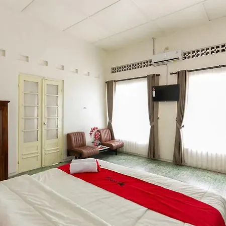 RedDoorz Syariah near Titik Nol Yogyakarta-2