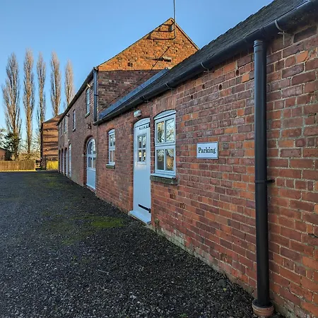 Wold Escapes, Highfield Farm-3