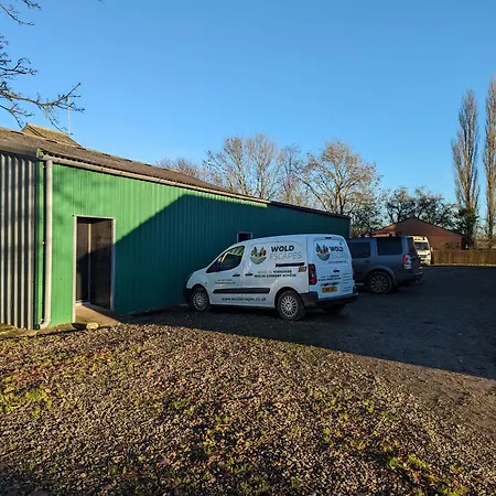 Wold Escapes, Highfield Farm-2