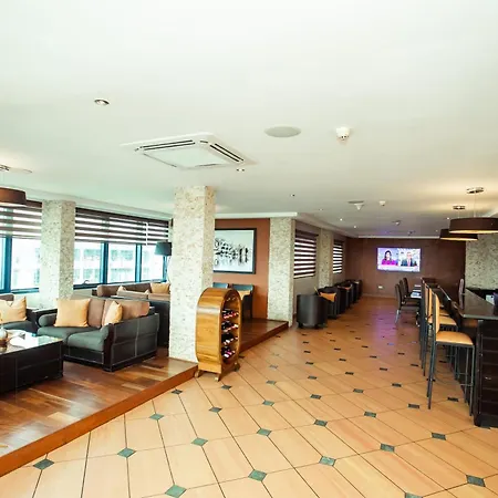 Oak Plaza Hotels East Airport-3