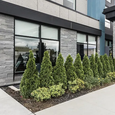 Holiday Inn Express & Suites Toronto Airport South By Ihg-2