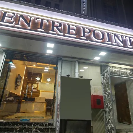 Super Townhouse Centre Point Inn Near Esplanade Metro Station-3