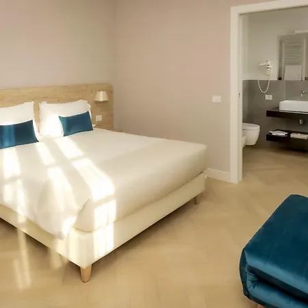 Bergamo Inn 43-3