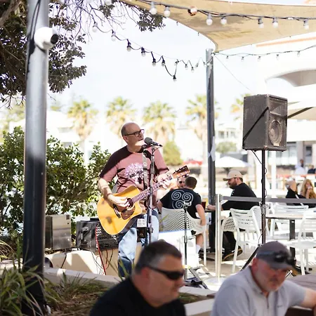 The Marina Hotel - Mindarie-2