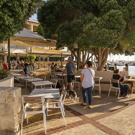 The Marina Hotel - Mindarie-2