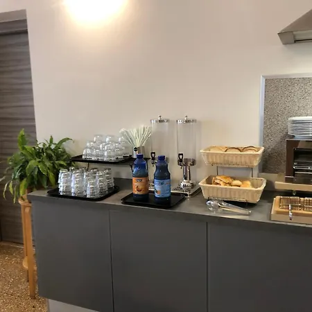 Hotel Cairoli-2