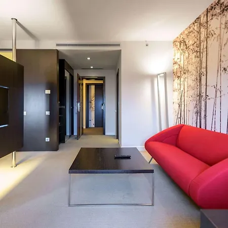 Ramada Plaza By Wyndham Bucharest Convention Center-3