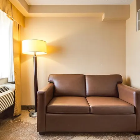 Monte Carlo Inn & Suites Downtown Markham-3