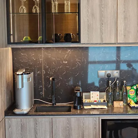 Hompton Hotel By The Beach-3