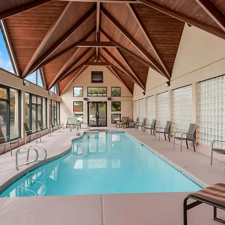 Best Western Town And Country Inn-3