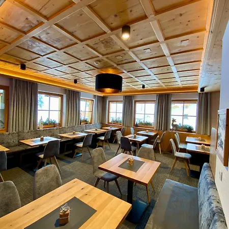 Hotel Garni Alpenblick-3