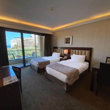 Lancaster Suites Raouche-2