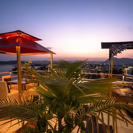 The Lake View Hotel- On Lake Pichola-2