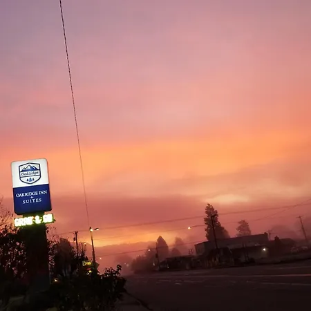 Oakridge Inn & Suites-3