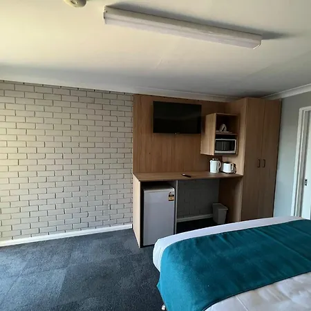 Adrian Motel-2