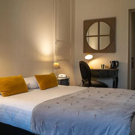 Hotel Val De Loire-3