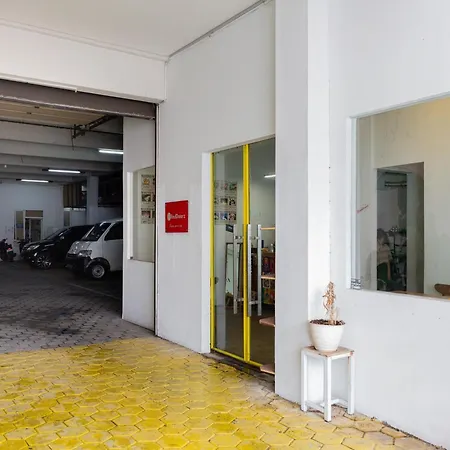 RedDoorz Plus Syariah near Mall Pondok Indah-2