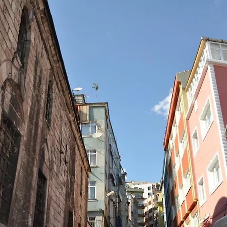 Huxley Hotel And Aparts Old City-3