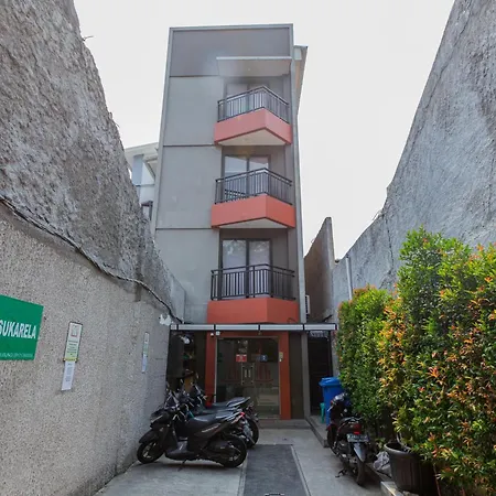 Urbanview Hotel Slipi Inn Palmerah-2