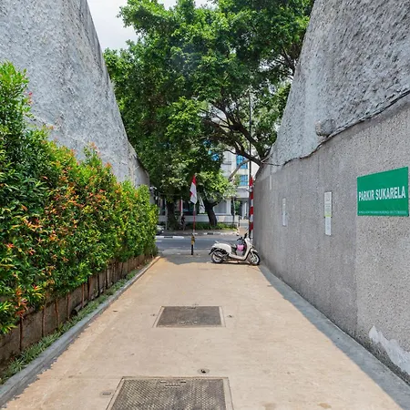 Urbanview Hotel Slipi Inn Palmerah-3