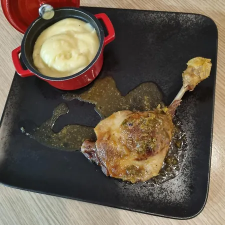 Logis Hotel Restaurant Les Carillons-3