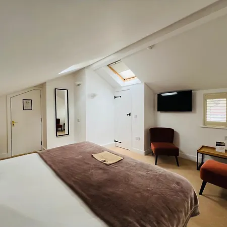 Cottage Lodge Hotel-3