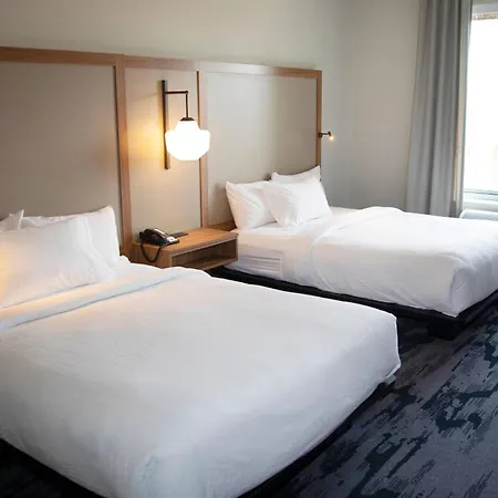 Fairfield Inn & Suites Marquette-3