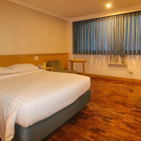 The Aloha Hotel-2