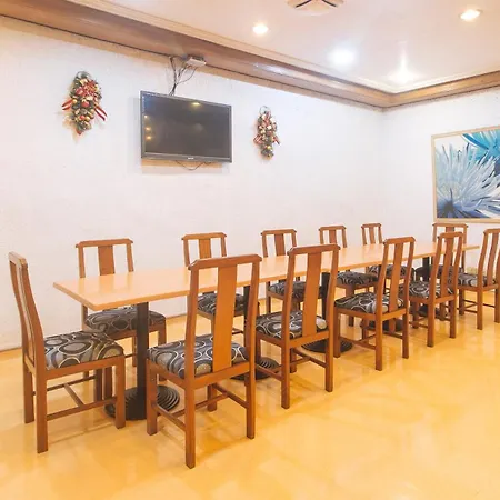 The Aloha Hotel-2