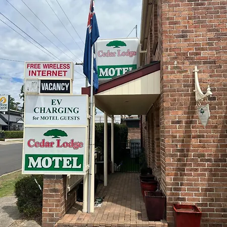 Cedar Lodge Motel-2