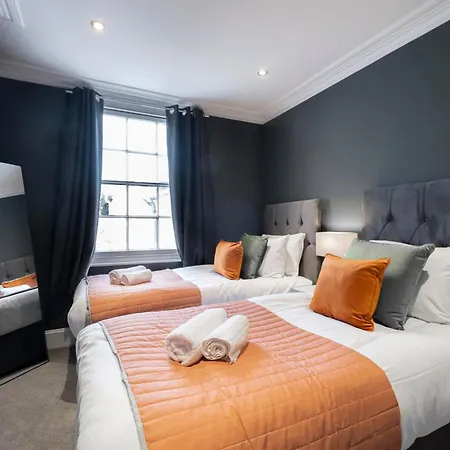 Stunning 4 Bedroom Home In Montpellier-3